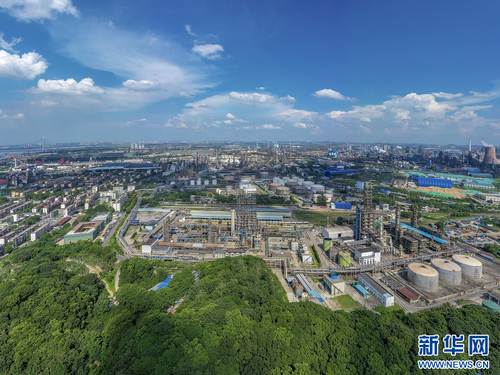 4 图为中韩石化炼油厂区.png